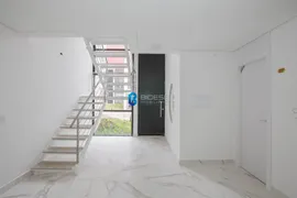 Casa de Condomínio com 3 Quartos para alugar, 277m² no Santo Inácio, Curitiba - Foto 3