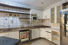 Casa com 3 Quartos para alugar, 196m² no Vila Assunção, Porto Alegre - Foto 8