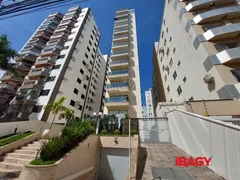 Apartamento com 2 Quartos para alugar, 360m² no Centro, Florianópolis - Foto 1