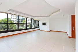 Apartamento com 3 Quartos para alugar, 120m² no Três Figueiras, Porto Alegre - Foto 2