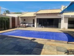 Casa com 6 Quartos para alugar, 10m² no Umuarama, Uberlândia - Foto 1