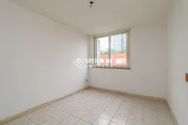 Apartamento com 3 Quartos para alugar, 76m² no Mont' Serrat, Porto Alegre - Foto 1