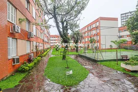 Apartamento com 3 Quartos para alugar, 76m² no Mont' Serrat, Porto Alegre - Foto 22