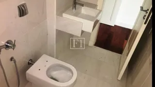 Apartamento com 4 Quartos para alugar, 316m² no Beira Mar, Florianópolis - Foto 13