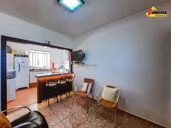 Apartamento com 2 Quartos à venda, 51m² no Ipiranga, Divinópolis - Foto 2