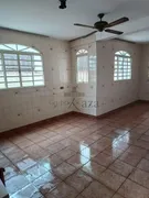 Casa com 3 Quartos para alugar, 190m² no Vila Martinez, Jacareí - Foto 4