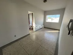 Apartamento com 3 Quartos para alugar, 100m² no Nossa Senhora Aparecida, Uberlândia - Foto 2