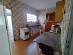 Casa com 3 Quartos para alugar, 180m² no Parque Brasil, Jacareí - Foto 4