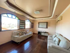 Casa com 3 Quartos à venda, 300m² no Tirol, Belo Horizonte - Foto 6