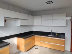 Casa com 3 Quartos para venda ou aluguel, 327m² no Jardim Vinte e Cinco de Agosto, Duque de Caxias - Foto 5