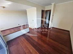 Apartamento com 4 Quartos para alugar, 222m² no Rebouças, Curitiba - Foto 2