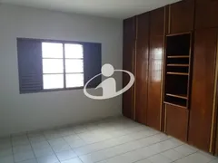 Apartamento com 3 Quartos para alugar, 243m² no Santa Luzia, Uberlândia - Foto 16