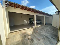 Casa com 3 Quartos à venda, 280m² no Alto Umuarama, Uberlândia - Foto 2