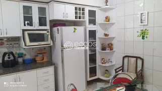 Casa com 3 Quartos à venda, 240m² no Jardim Colina, Uberlândia - Foto 14