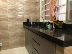 Prédio Inteiro com 3 Quartos à venda, 485m² no Vila Rezende, Goiânia - Foto 12