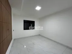 Casa com 3 Quartos à venda, 250m² no Brasil, Uberlândia - Foto 14