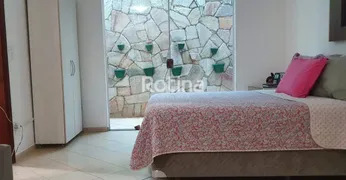 Casa com 4 Quartos à venda, 298m² no Jardim Karaíba, Uberlândia - Foto 7