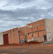 Galpão / Depósito / Armazém para alugar, 530m² no Novo Mundo, Uberlândia - Foto 1