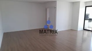 Apartamento com 3 Quartos para alugar, 186m² no Santo Inácio, Curitiba - Foto 10