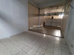 Loja / Salão / Ponto Comercial para alugar, 24m² no Bom Jesus, Uberlândia - Foto 2