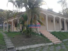 Fazenda / Sítio / Chácara com 3 Quartos para alugar, 378m² no Condomínio Lagoinha, Jacareí - Foto 1