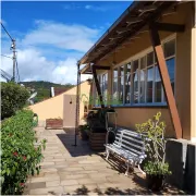 Casa com 3 Quartos à venda, 300m² no Valparaiso, Petrópolis - Foto 1