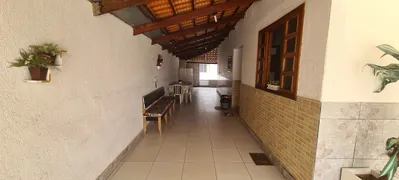 Casa com 3 Quartos à venda, 200m² no Vila Rezende, Goiânia - Foto 3