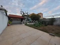 Casa com 2 Quartos à venda, 132m² no Jardim Holanda, Uberlândia - Foto 2