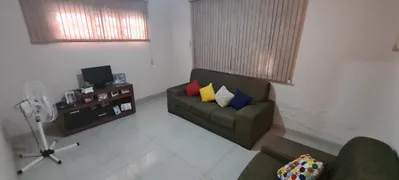 Casa com 3 Quartos à venda, 200m² no Vila Rezende, Goiânia - Foto 4