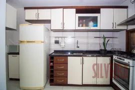 Casa com 3 Quartos para alugar, 160m² no Menino Deus, Porto Alegre - Foto 6