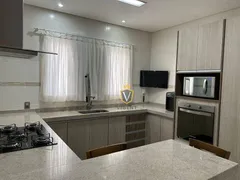 Casa com 3 Quartos à venda, 230m² no Jardim Itália, Jundiaí - Foto 3