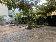 Casa com 3 Quartos para alugar, 190m² no Alípio de Melo, Belo Horizonte - Foto 4