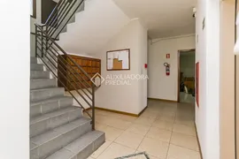 Apartamento com 2 Quartos para alugar, 80m² no Jardim do Salso, Porto Alegre - Foto 39