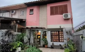 Casa com 3 Quartos à venda, 117m² no Guarujá, Porto Alegre - Foto 1