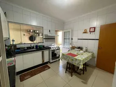 Casa com 3 Quartos à venda, 239m² no Residencial Presidente Tancredo Neves, Uberaba - Foto 24