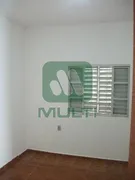 Casa com 3 Quartos para alugar, 93m² no São Jorge, Uberlândia - Foto 2