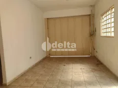 Casa com 3 Quartos à venda, 222m² no Alto Umuarama, Uberlândia - Foto 2