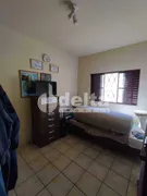 Casa com 3 Quartos à venda, 150m² no Segismundo Pereira, Uberlândia - Foto 2