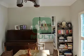 Casa com 3 Quartos à venda, 186m² no Tibery, Uberlândia - Foto 2