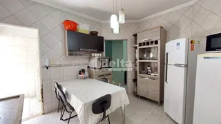 Casa com 3 Quartos à venda, 139m² no Jardim das Palmeiras, Uberlândia - Foto 13