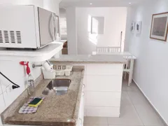 Apartamento com 2 Quartos para alugar, 70m² no Praia das Pitangueiras, Guarujá - Foto 12