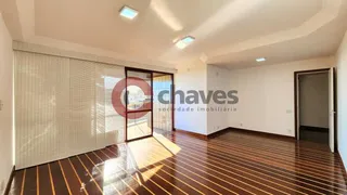 Apartamento com 3 Quartos para alugar, 135m² no Arpoador, Rio de Janeiro - Foto 2