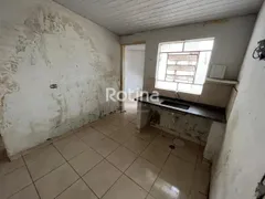Casa com 2 Quartos para alugar, 45m² no Nossa Senhora Aparecida, Uberlândia - Foto 6