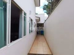 Casa com 3 Quartos à venda, 250m² no Umuarama, Uberlândia - Foto 26