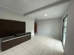 Apartamento com 2 Quartos para alugar, 150m² no Mantiquira, Duque de Caxias - Foto 2