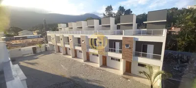 Casa de Condomínio com 3 Quartos à venda, 140m² no Balneario Gardem Mar, Caraguatatuba - Foto 2