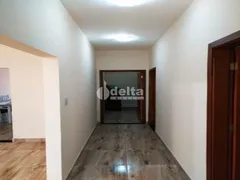 Casa com 3 Quartos à venda, 300m² no Jardim das Palmeiras, Uberlândia - Foto 3