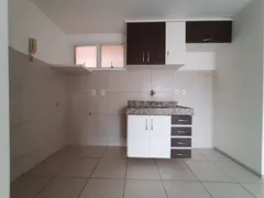 Apartamento com 3 Quartos para alugar, 70m² no Passaré, Fortaleza - Foto 6