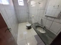 Casa com 3 Quartos para alugar, 162m² no Segismundo Pereira, Uberlândia - Foto 12