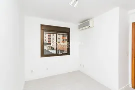 Apartamento com 2 Quartos para alugar, 59m² no Cristal, Porto Alegre - Foto 13